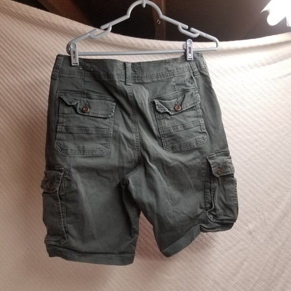 917 - American Eagle 32W Cargo Shorts - Picture 4 of 6